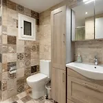 Brand-new Modern Flat In Heart Of 公寓