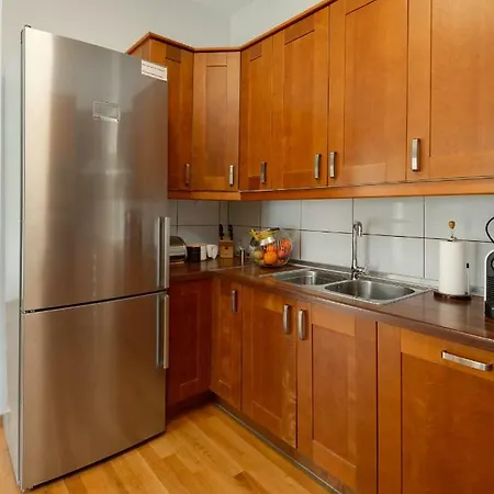 Brand-new Modern Flat In Heart Of Apartament Salonic